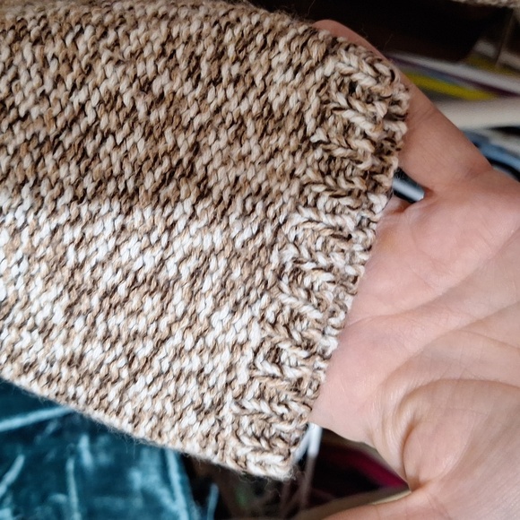 CURRANTS KNIT ACRYLIC SWEATER SIZE MEDIUM - Picture 3 of 6